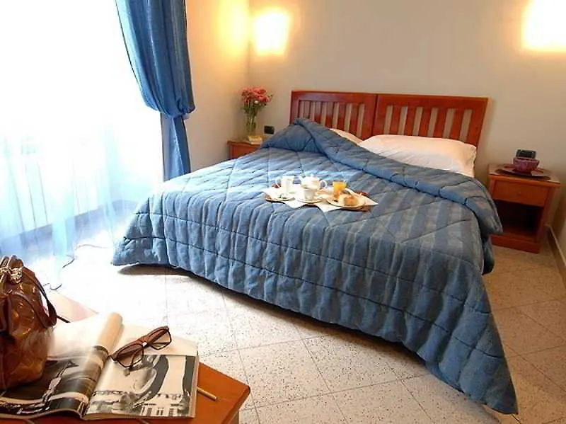 **  Hotel Ercoli House Roma Italia